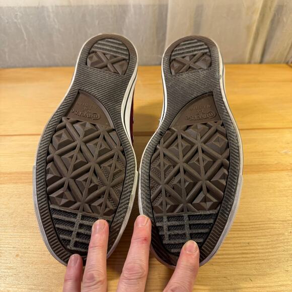 Converse Chuck Taylor All Star Low Top Red Canvas Sneakers Women’s 8.5 - Picture 4 of 5